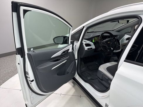 Used 2020 Chevrolet Bolt Premier w/ Infotainment Package image 6