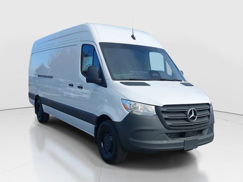 New 2025 Mercedes-Benz Sprinter 2500 image 3