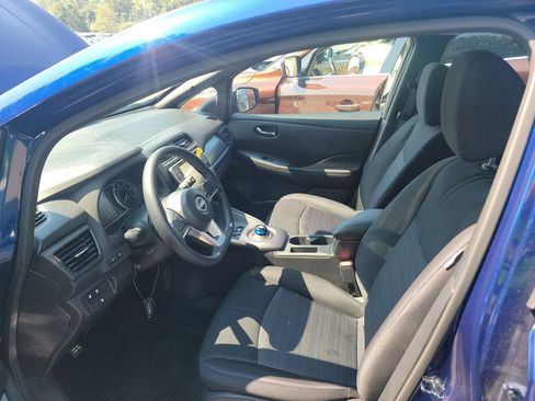 Used 2025 Nissan Leaf S FWD image 3