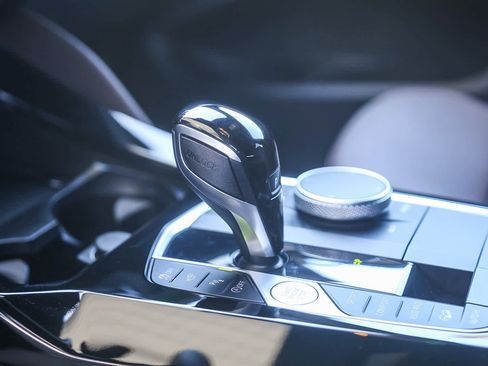 Used 2025 BMW X4 xDrive30i w/ Premium Package image 19