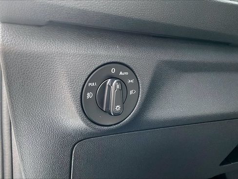 Used 2019 Volkswagen Jetta R-Line w/ R-Line Cold Weather Package FWD image 34