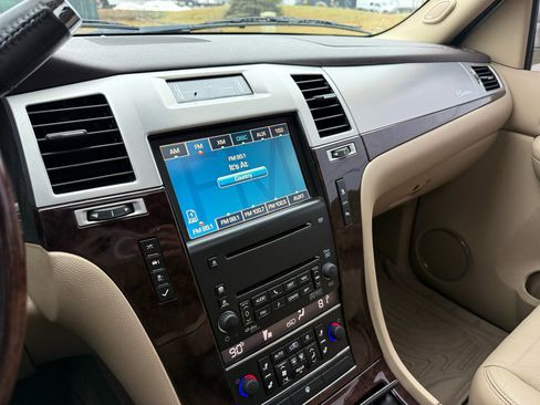 Used 2009 Cadillac Escalade ESV AWD image 33