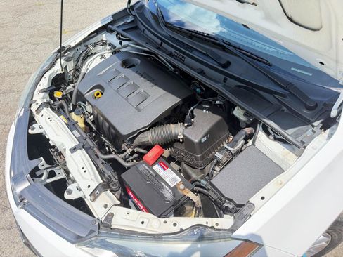 Used 2015 Toyota Corolla LE FWD image 68