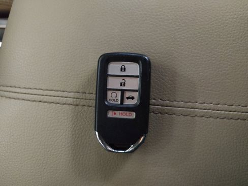 Used 2017 Honda Accord EX image 32