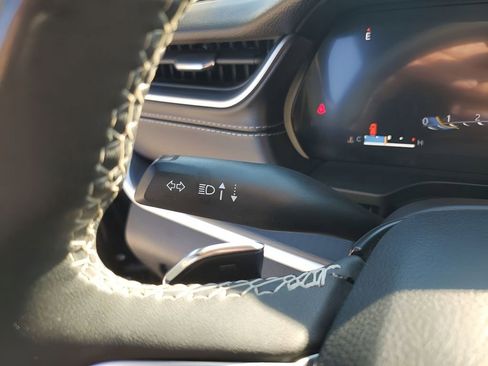 Used 2023 Jeep Grand Cherokee Altitude image 34