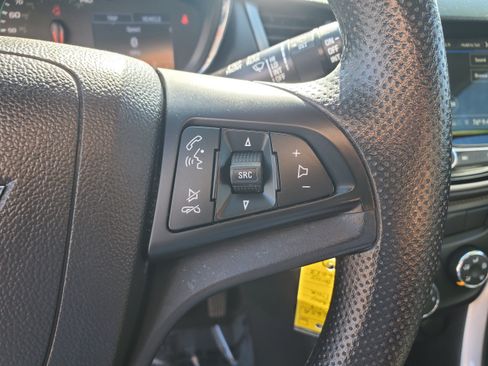 Used 2019 Chevrolet Trax LS AWD/4WD image 13