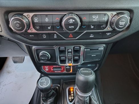 New 2026 Jeep Gladiator Sport image 31