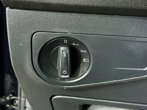 Used 2023 Volkswagen Tiguan SE FWD image 18