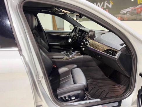 Used 2019 BMW 530i w/ Convenience Package RWD image 13
