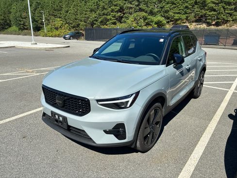 Used 2026 Volvo XC40 B5 Ultra w/ Protection Package Premier AWD/4WD image 2