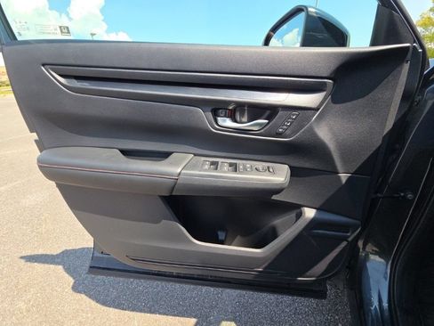 Used 2025 Honda CR-V Sport-L image 29