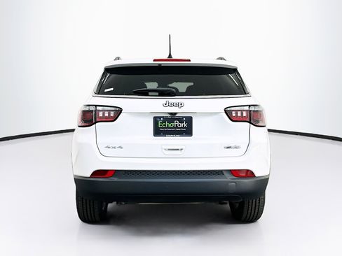 Used 2024 Jeep Compass Latitude AWD/4WD image 7