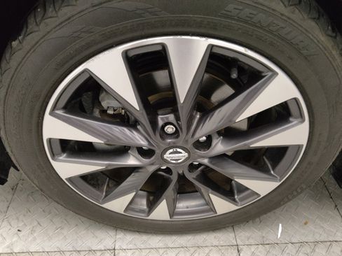 Used 2017 Nissan Sentra SR Turbo w/ SR Turbo Premium Package FWD image 31