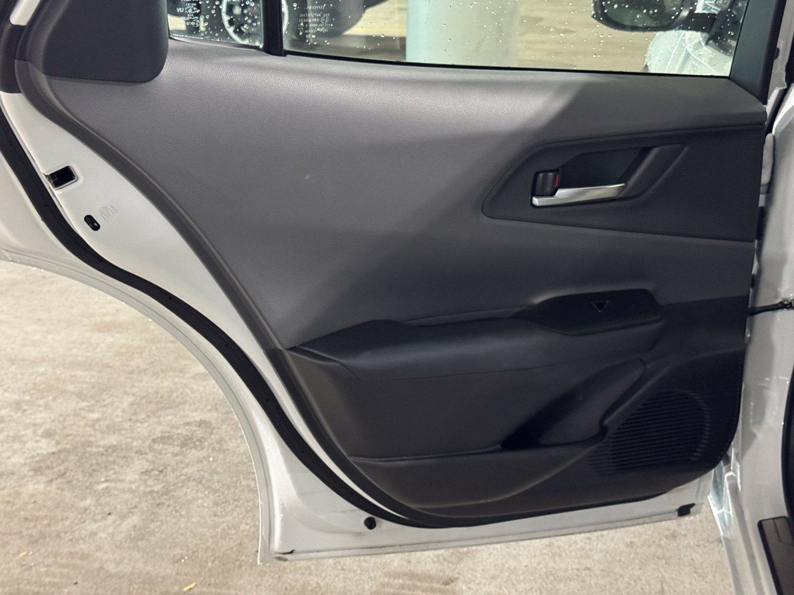 Used 2025 Toyota Prius XLE AWD/4WD image 31