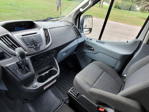 Used 2019 Ford Transit 150 XLT image 13