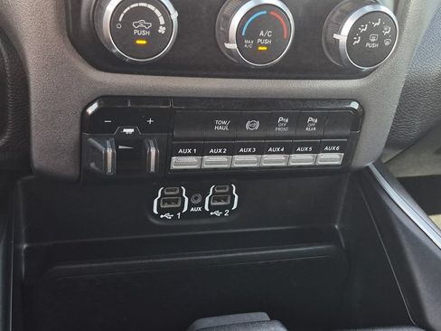 Used 2022 RAM 2500 Big Horn AWD/4WD image 43