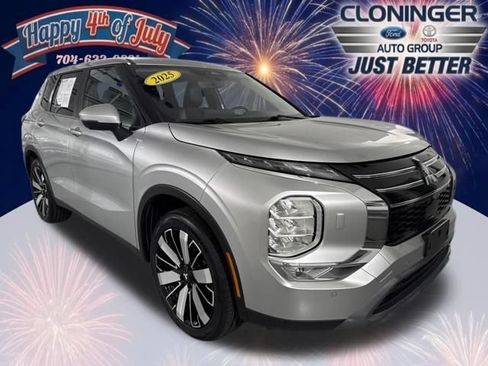 Used 2025 Mitsubishi Outlander SE AWD/4WD image 1