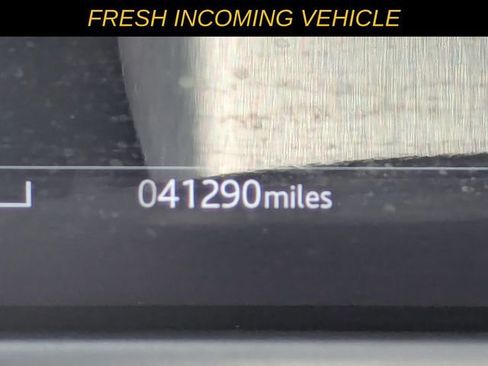 Used 2021 Land Rover Range Rover Velar R-Dynamic S image 22