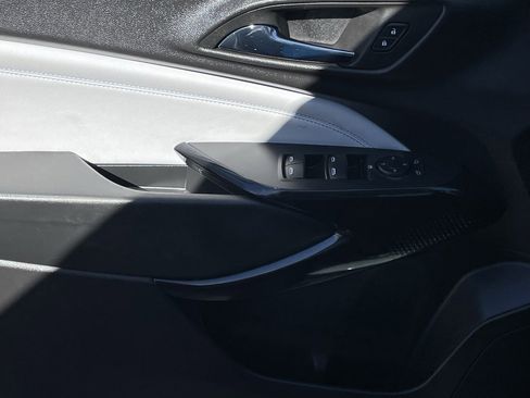 Used 2025 Chevrolet Trax LT image 20