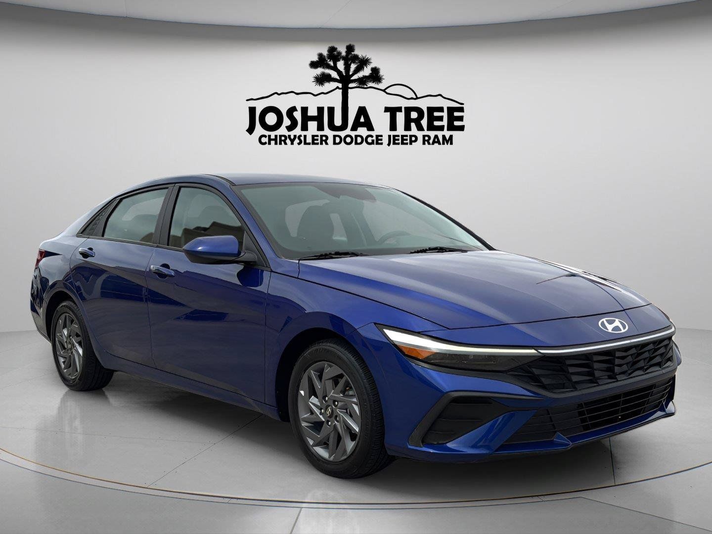 Used 2024 Hyundai Elantra SEL FWD image 1