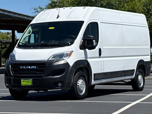 Used 2025 RAM ProMaster 2500 w/ Convenience Group FWD image 15