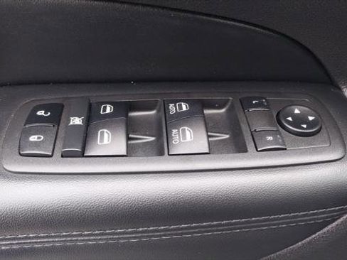 Used 2022 Jeep Grand Cherokee Limited image 33