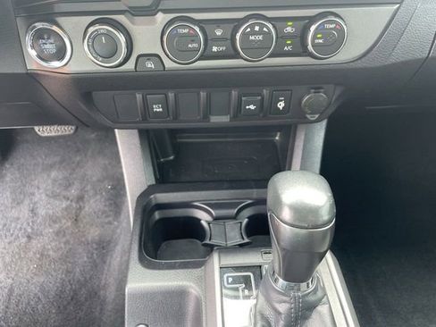Used 2023 Toyota Tacoma TRD Sport w/ TRD Premium Sport Package AWD/4WD image 18