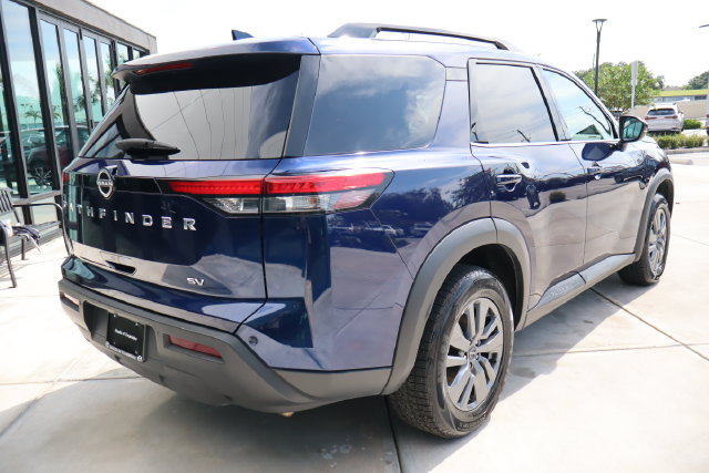 Used 2024 Nissan Pathfinder SV FWD image 3
