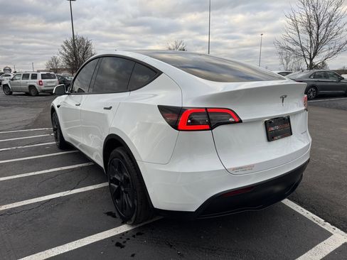 Used 2024 Tesla Model Y Long Range image 15