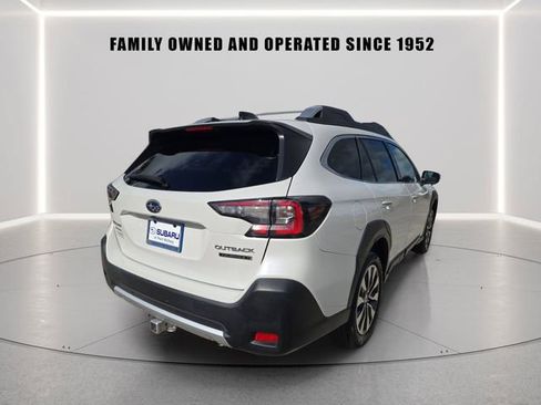 Used 2023 Subaru Outback Touring XT AWD/4WD image 3