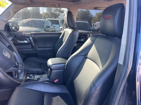 Used 2022 Toyota 4Runner TRD Off-Road Premium w/ Moonroof Package AWD/4WD image 17