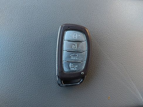 Used 2020 Hyundai Elantra Value Edition image 32