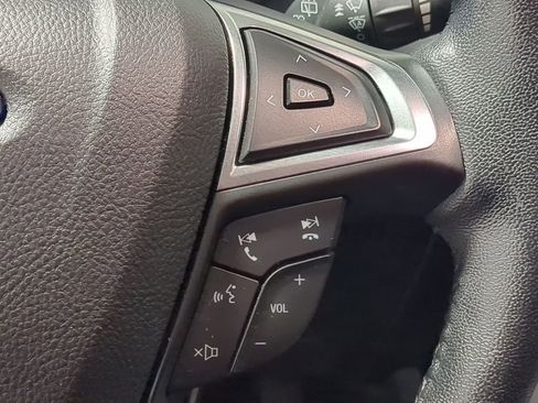 Used 2020 Ford Edge SEL image 37