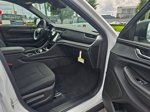 New 2026 Jeep Grand Cherokee Laredo X RWD image 19