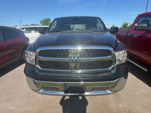 Used 2017 RAM 1500 Classic SLT AWD/4WD image 2
