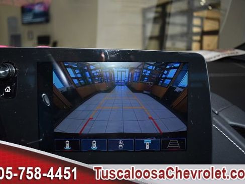 Used 2024 Chevrolet Corvette Stingray Preferred Cpe w/ Body-Color Dual Roof Package image 28