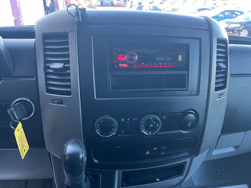 Used 2010 Freightliner Sprinter 2500 image 26