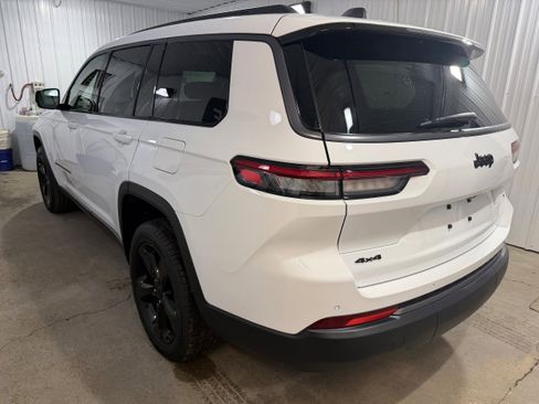 New 2026 Jeep Grand Cherokee L Limited w/ Limited Altitude Package AWD/4WD image 5
