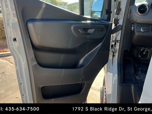 Used 2025 Mercedes-Benz Sprinter 3500 image 14