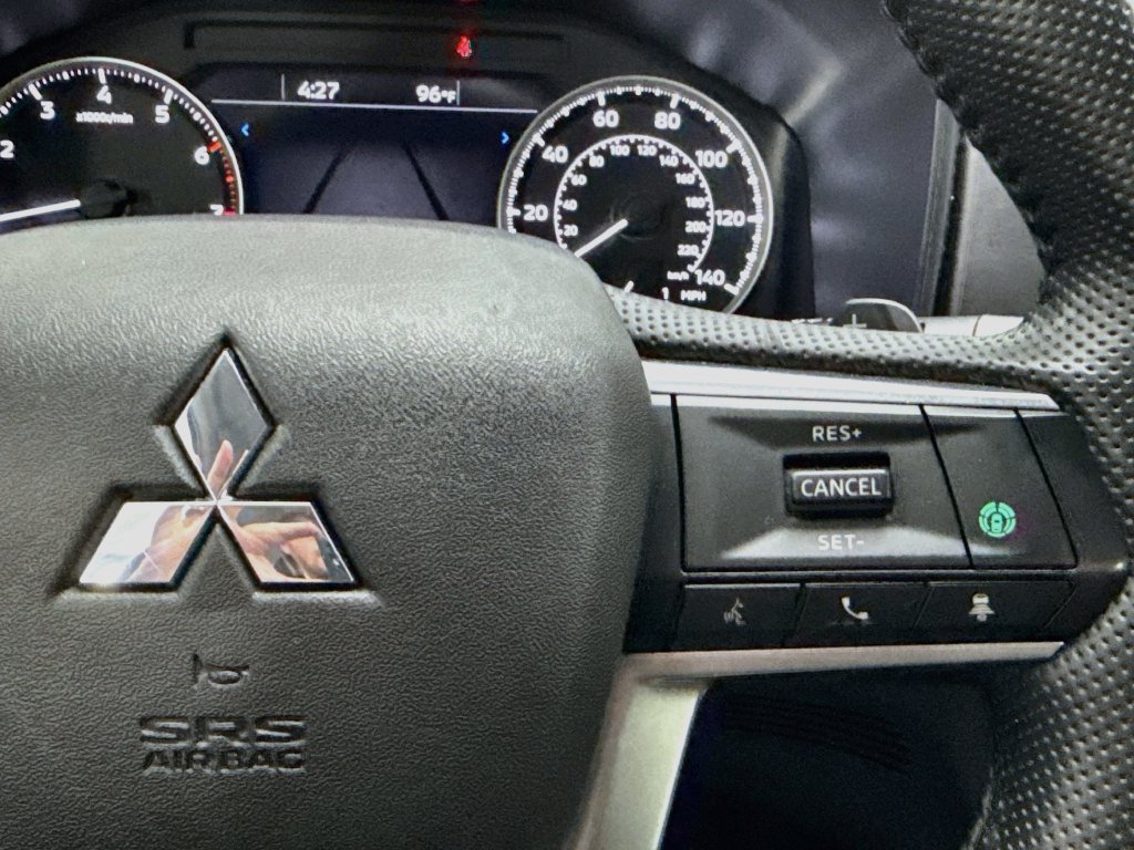 Used 2024 Mitsubishi Outlander SE FWD image 12