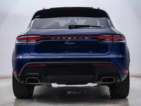 Certified 2025 Porsche Macan image 9
