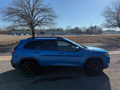 Used 2021 Jeep Cherokee Latitude Plus image 6