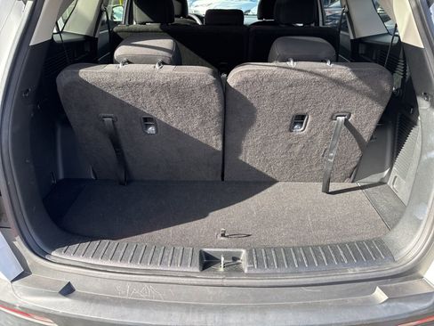 Used 2022 Kia Sorento LX image 10