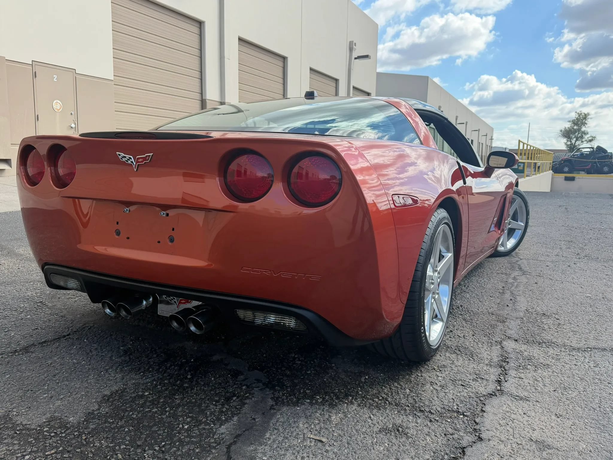 Used 2005 Chevrolet Corvette Coupe w/ Preferred Equipment Group RWD image 2