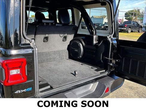 Used 2022 Jeep Wrangler Unlimited Sahara image 36