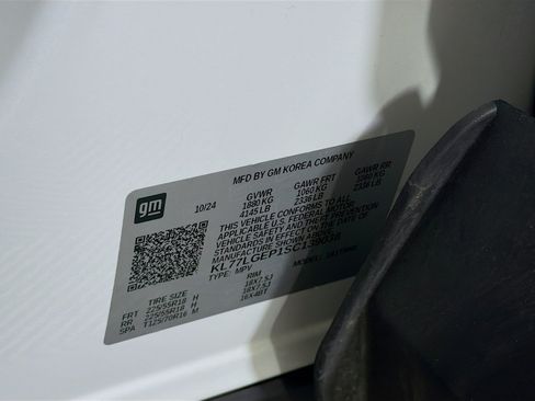 Used 2025 Chevrolet Trax RS w/ Sunroof Package FWD image 12