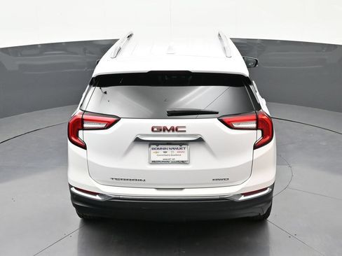 Used 2023 GMC Terrain SLT AWD/4WD image 19