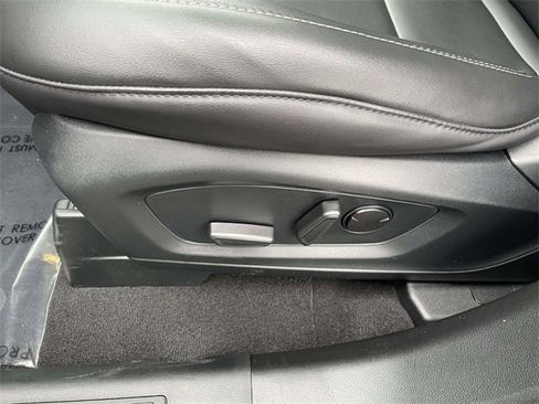 Used 2023 Ford Explorer XLT w/ Equipment Group 202A image 11