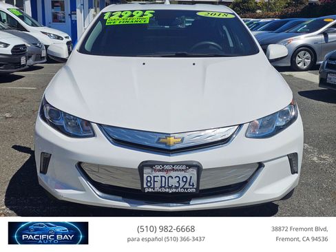 Used 2018 Chevrolet Volt LT FWD image 2