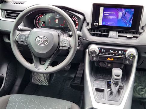 Used 2025 Toyota RAV4 XLE FWD image 27